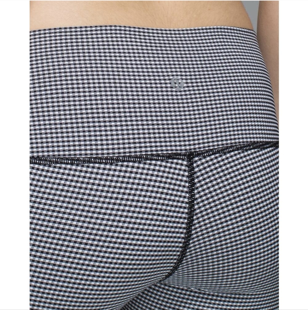 lululemon athletica Wunder Under Crop Leggings in Navy White Gingham - Size 8 - Picture 3 of 11